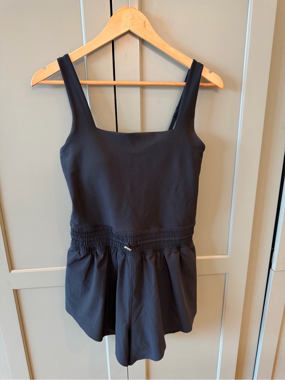 Abercrombie YPB SculptLUX Hybrid Flyaway Romper Black Women’s M